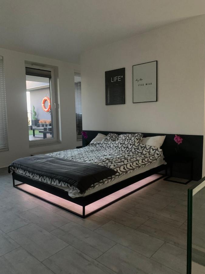 Ekskluzywny Penthouse Z Ogrodem W Centrum Lodzi Buitenkant foto